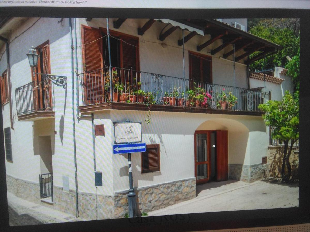 Casa Vacanza Rosy Di Guida Rosy Giungano Exteriör bild