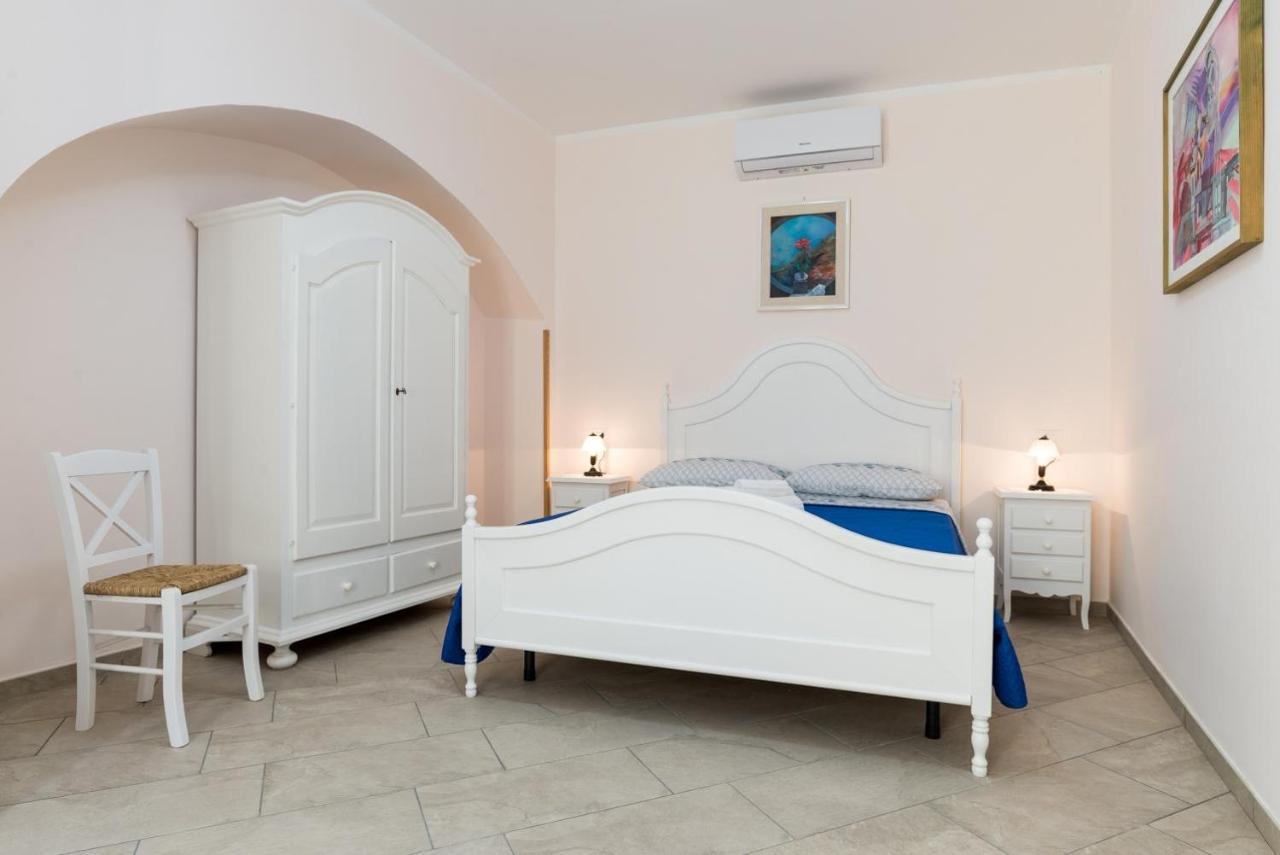 Casa Vacanza Rosy Di Guida Rosy Giungano Exteriör bild