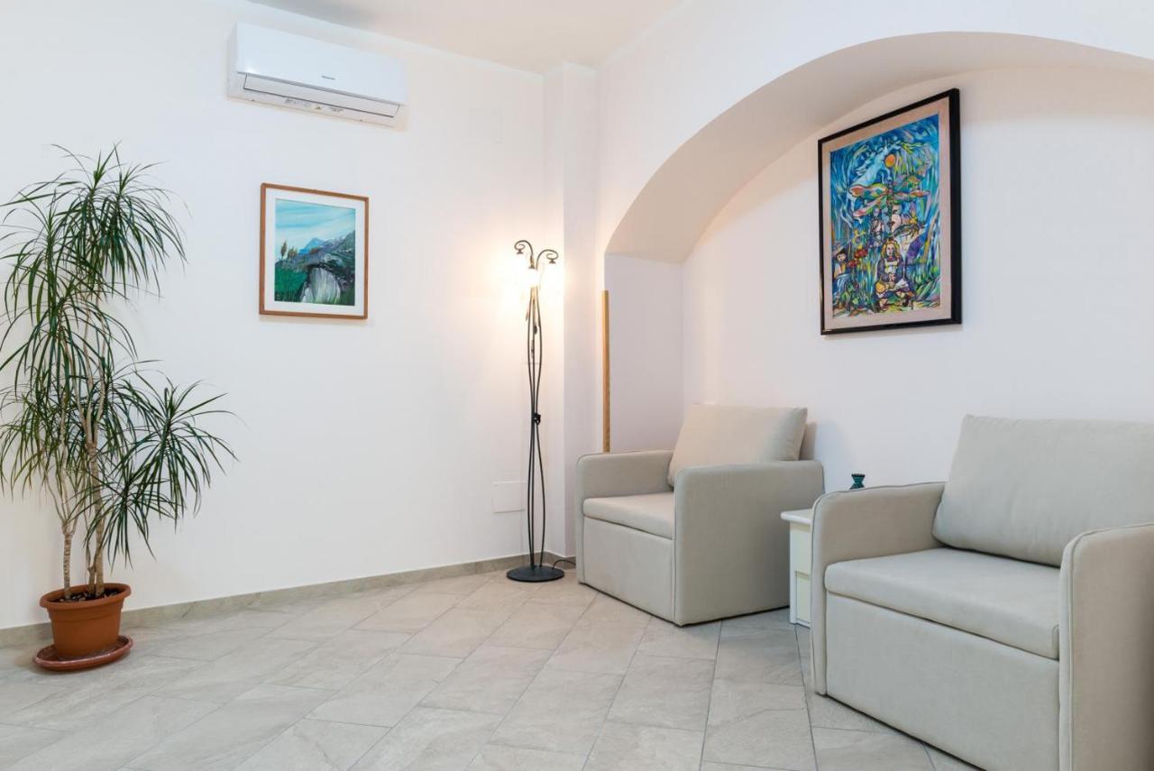Casa Vacanza Rosy Di Guida Rosy Giungano Exteriör bild